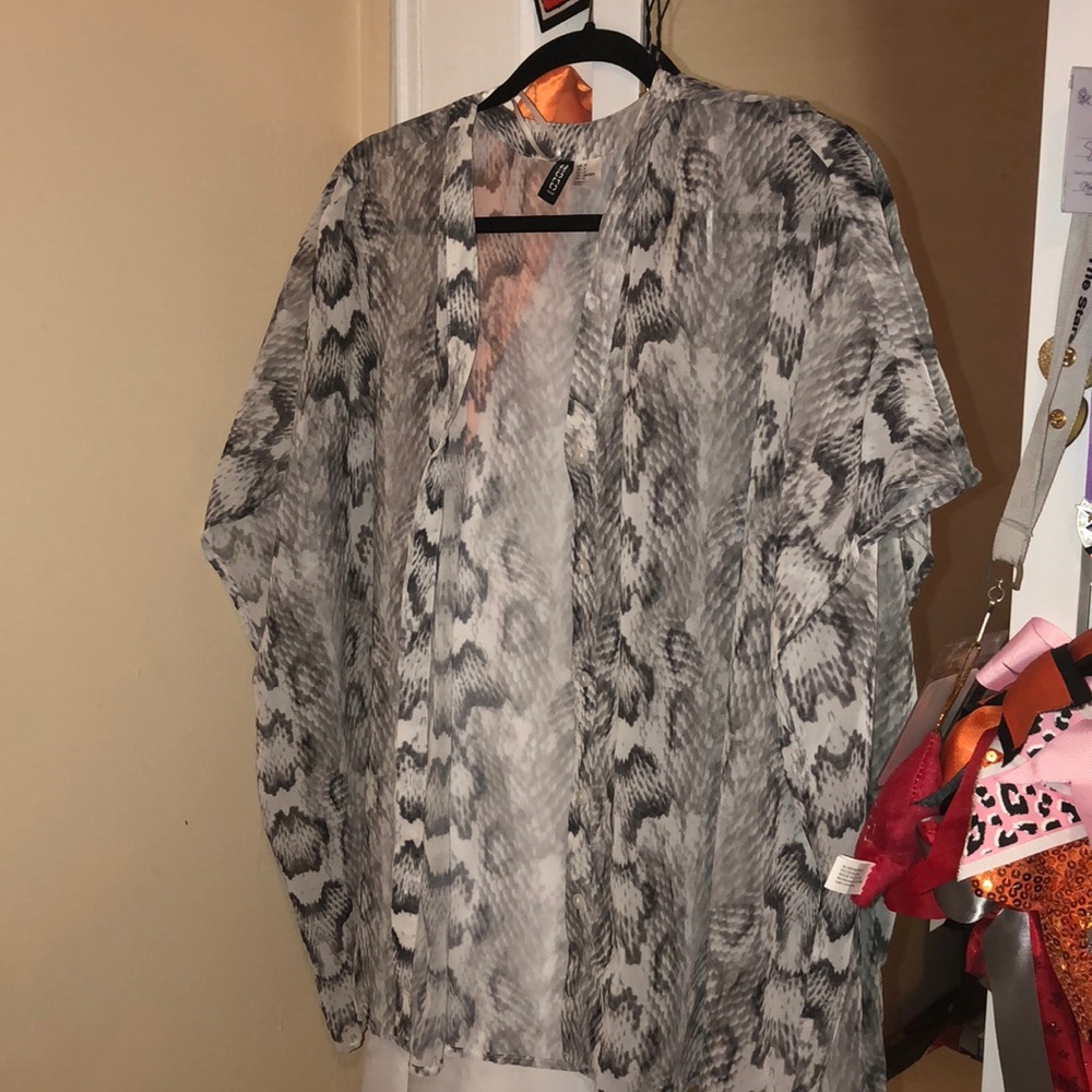 H&M Grey Snakeskin Kimono